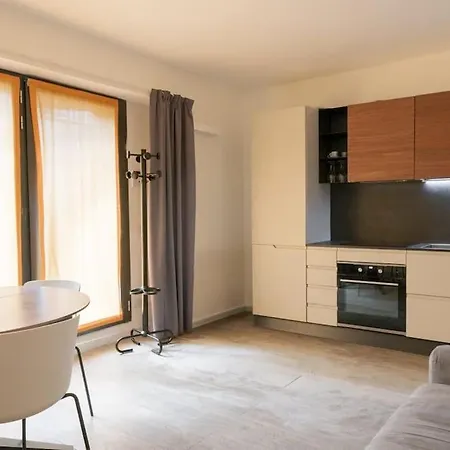 Apartament House Of Sunflowers 15 Min Da Duomo Mediolan